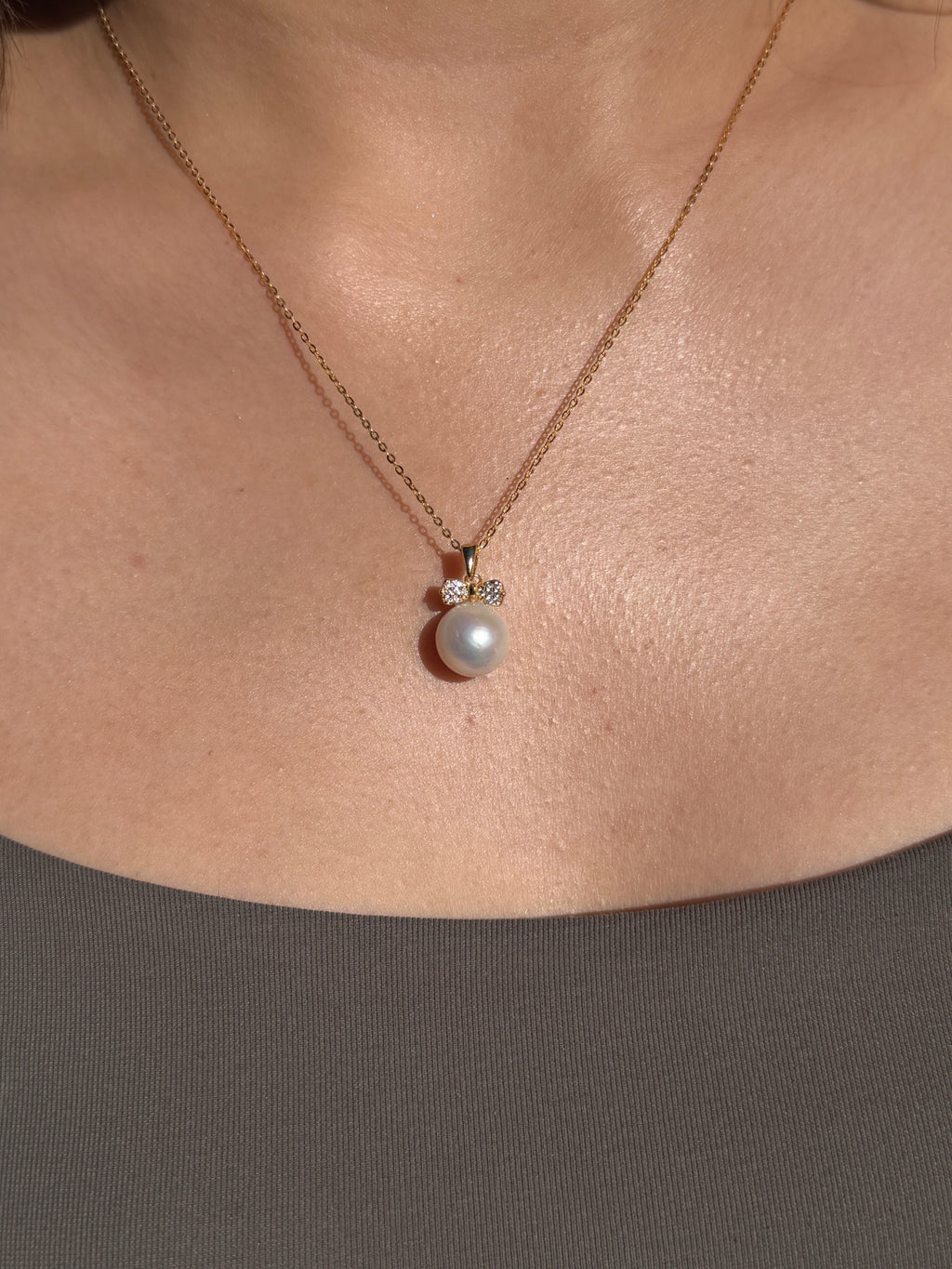 Sparkling Bow & Pearl Drop Pendant Necklace