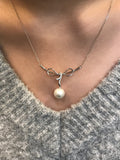 Ribbon Bow & Pearl Pendant Necklace in Sliver