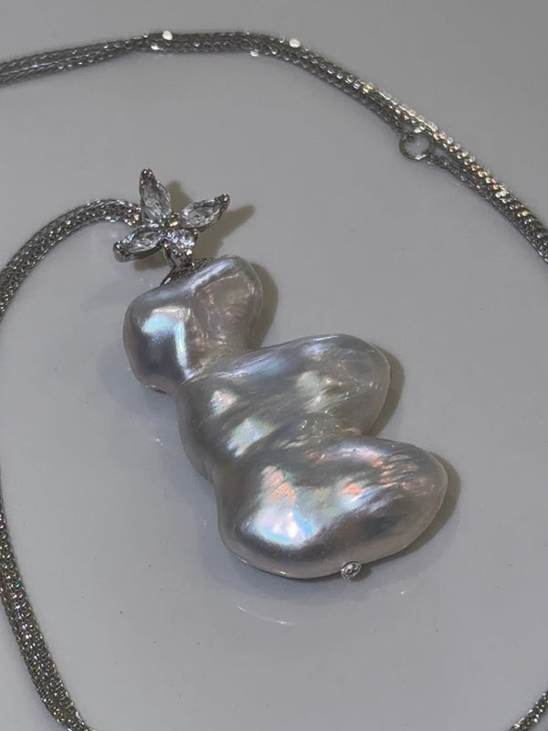 One-of-a-Kind Tiered Baroque Pearl Necklace with Sparkling Detail