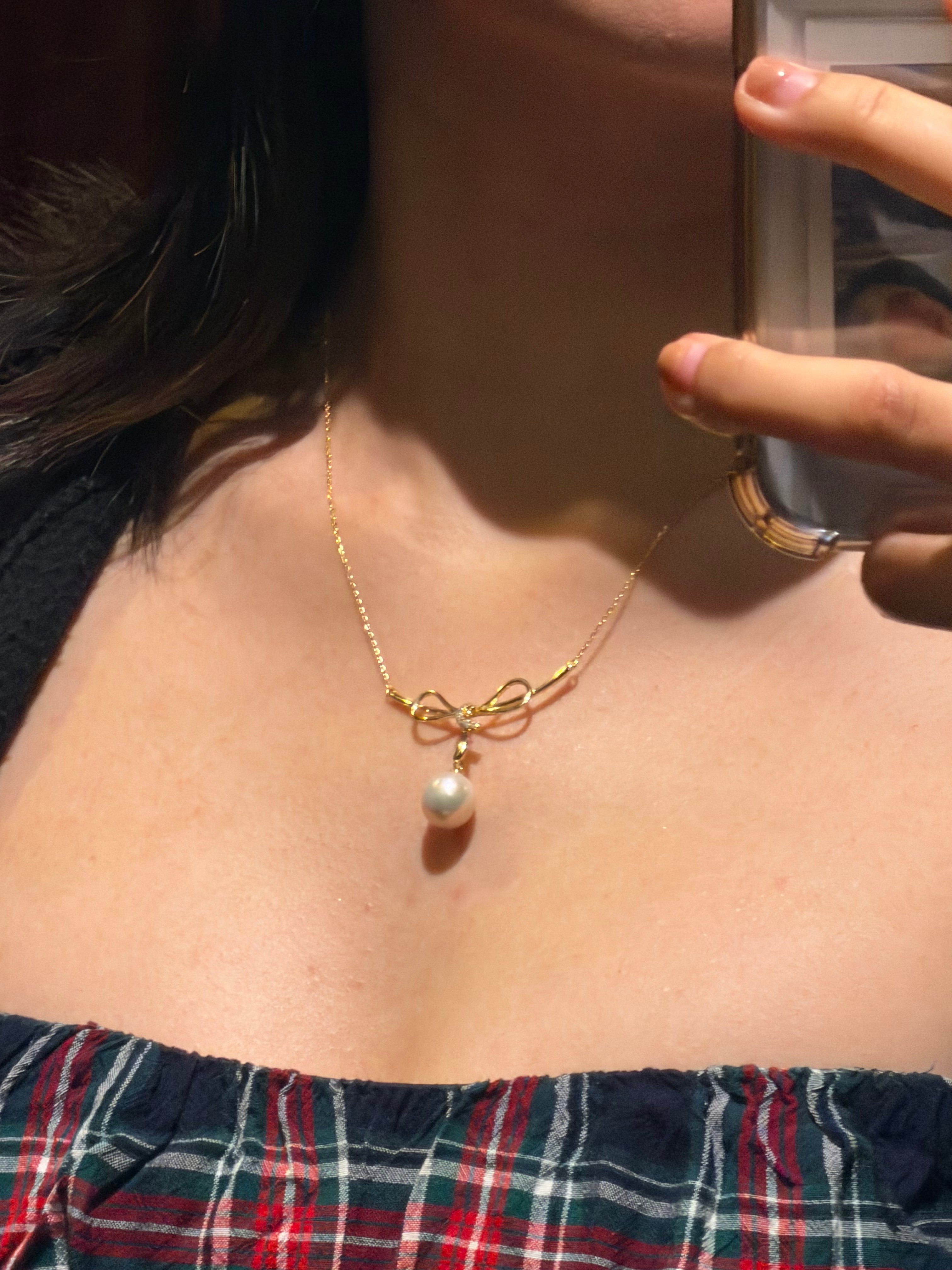 Ribbon Bow & Pearl Pendant Necklace in Gold