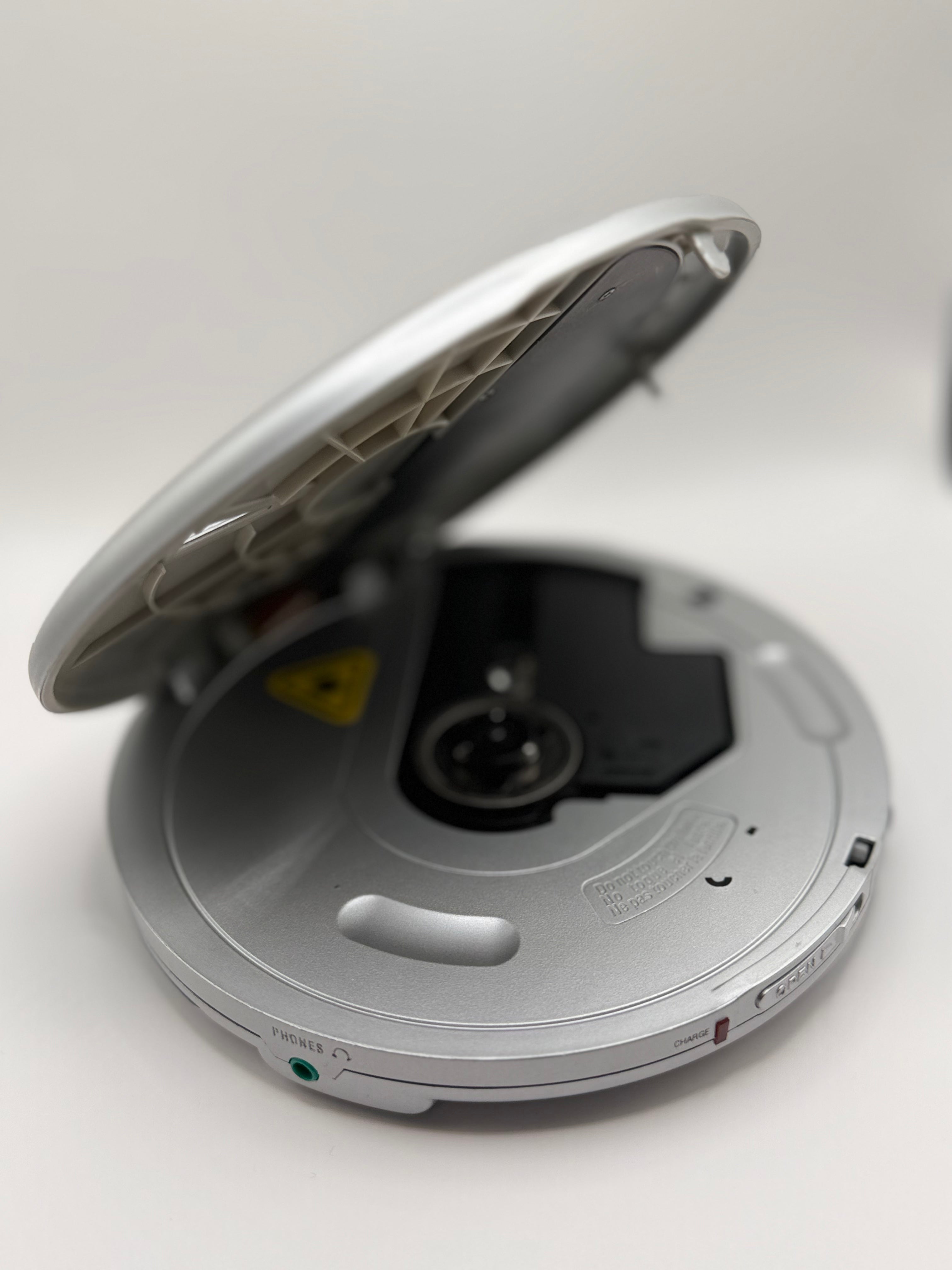 Aistar Portable compact disc Player Walkman in Sliver
