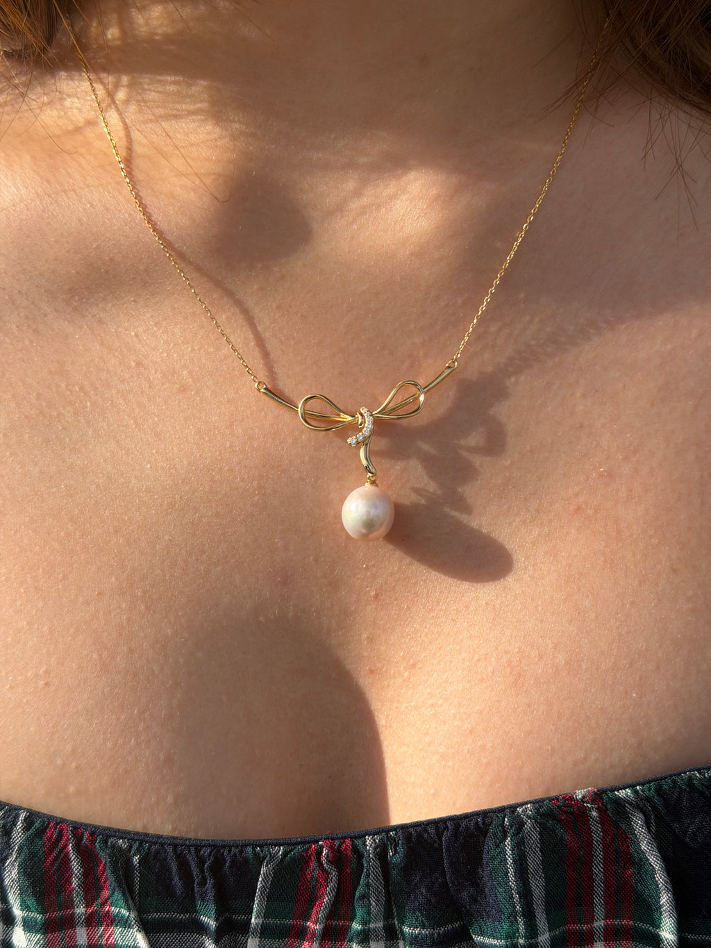 Ribbon Bow & Pearl Pendant Necklace in Gold